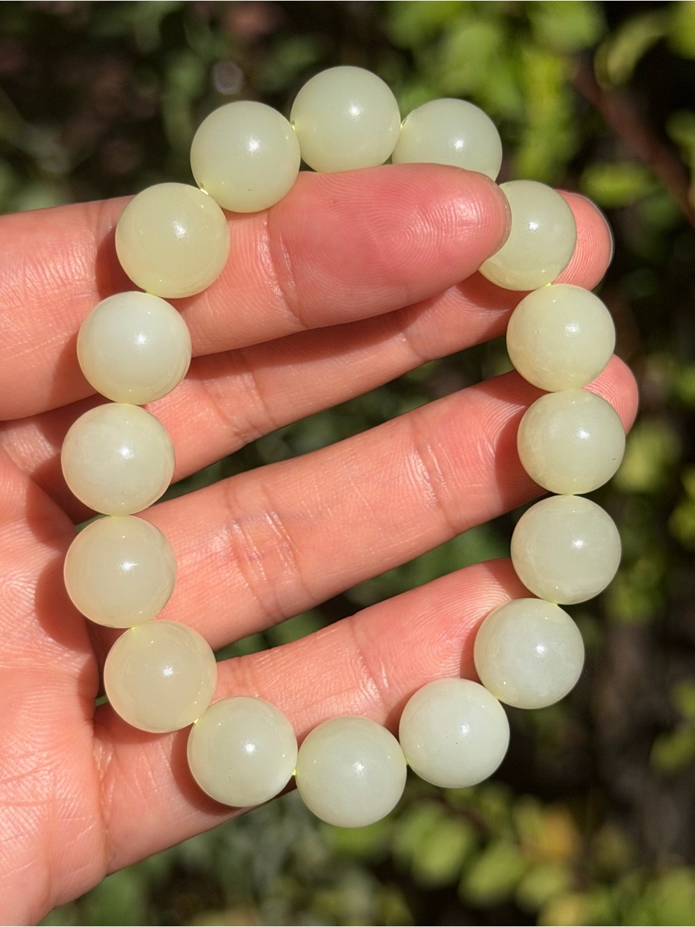 12mm stretchable natural yellow jade bracelet 2513 - Picture 5 of 8
